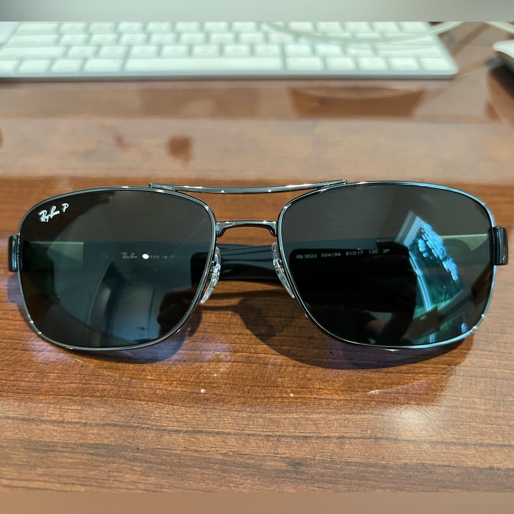 Ray-Ban RB3522 Polished Gunmetal Frames w/ Green Lenses Polarized Authentic